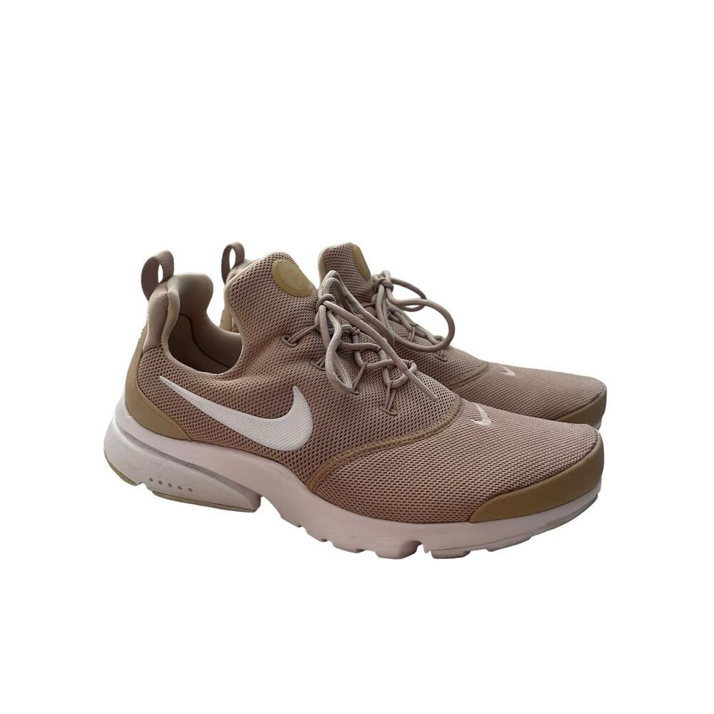 EUC Woman’ Nike Shoes Beige Tan Neutral White Size 7.5 24.5cm